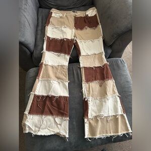 Women’s distressed pants